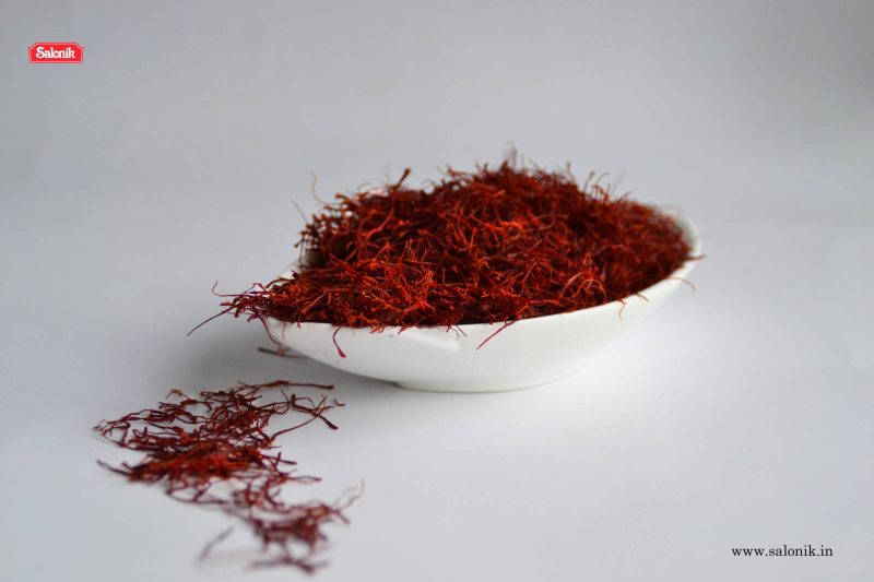 Read more about the article 5 Amazing Saffron Benefits For Skin, Hair, Health